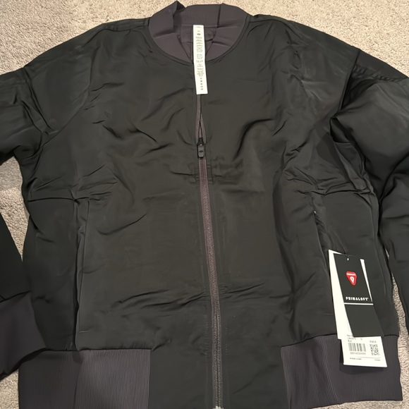 Lululemon Women’s Non-Stop Bomber Jacket in Size 10 & Color Black - Picture 3 of 5